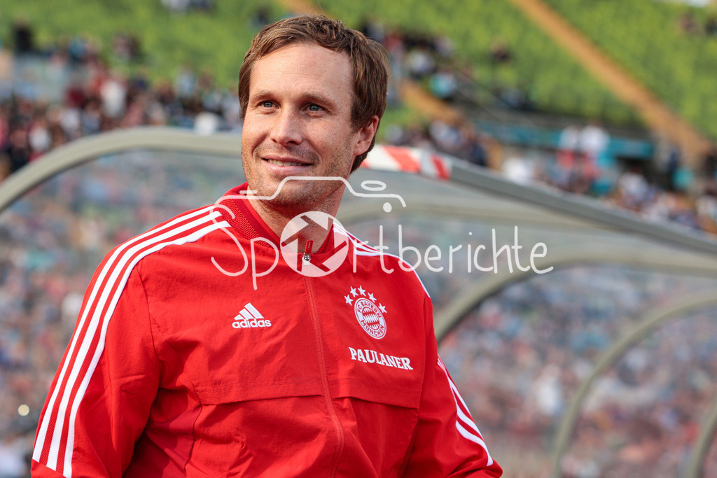 FC Bayern Muenchen - TSV 1860 Muenchen | Andreas Ottl (FCB #16) in Aktion