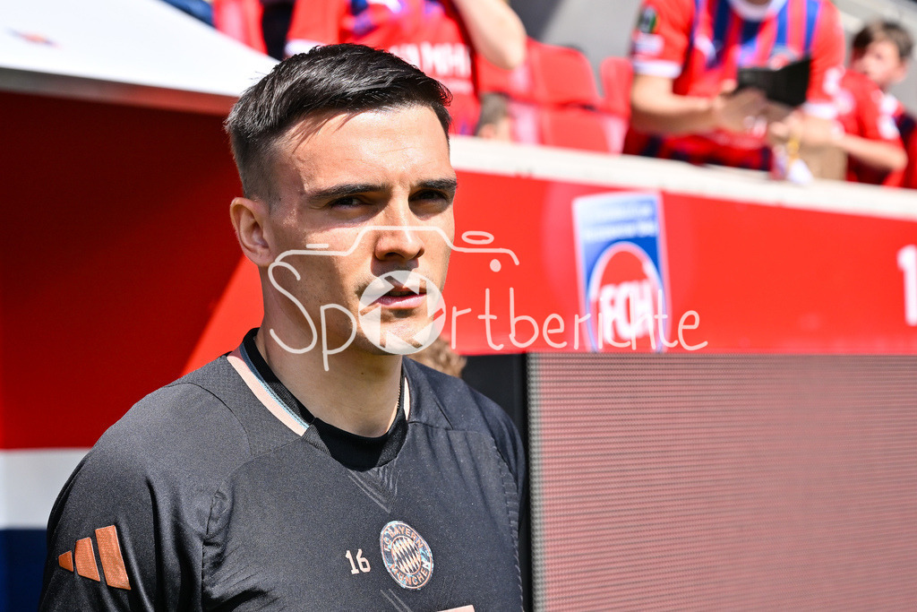 1. FC Heidenheim - FC Bayern München | Im Bild Joao PALHINHA (FC Bayern Muenchen 16) / Einzelfoto / Freisteller / Bundesliga: 1. FC Heidenheim - FC Bayern Muenchen, Voith Arena am 19.04.2025
