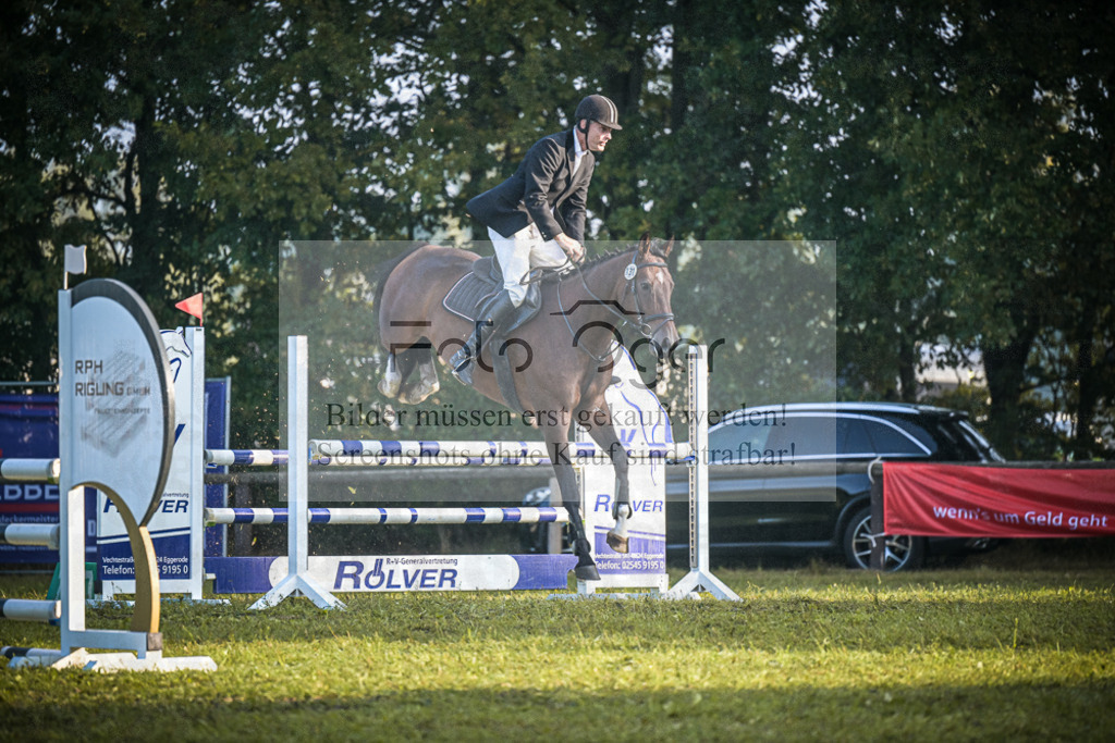 DOS_0845 | Entdecke hochwertige Reitturnierfotos von Foto Oger. Professionell, emotional und authentisch – jetzt Lieblingsmomente im Shop bestellen.Deutschlandweite Turnierfotografie. - Realisiert mit Pictrs.com