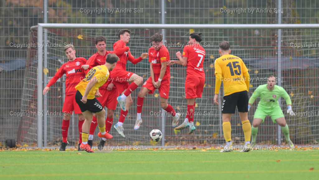 FC Kilia Kiel vs SV Eichede | Bendix Gelzer (Eichede #20) trifft per direkten Freistoß zum 1-1 - Fußball-Oberliga Männer 2024/2025 / FC Kilia Kiel vs SV Eichede / Kilia Stadion / Kiel / 26.10.24 - Realisiert mit Pictrs.com
