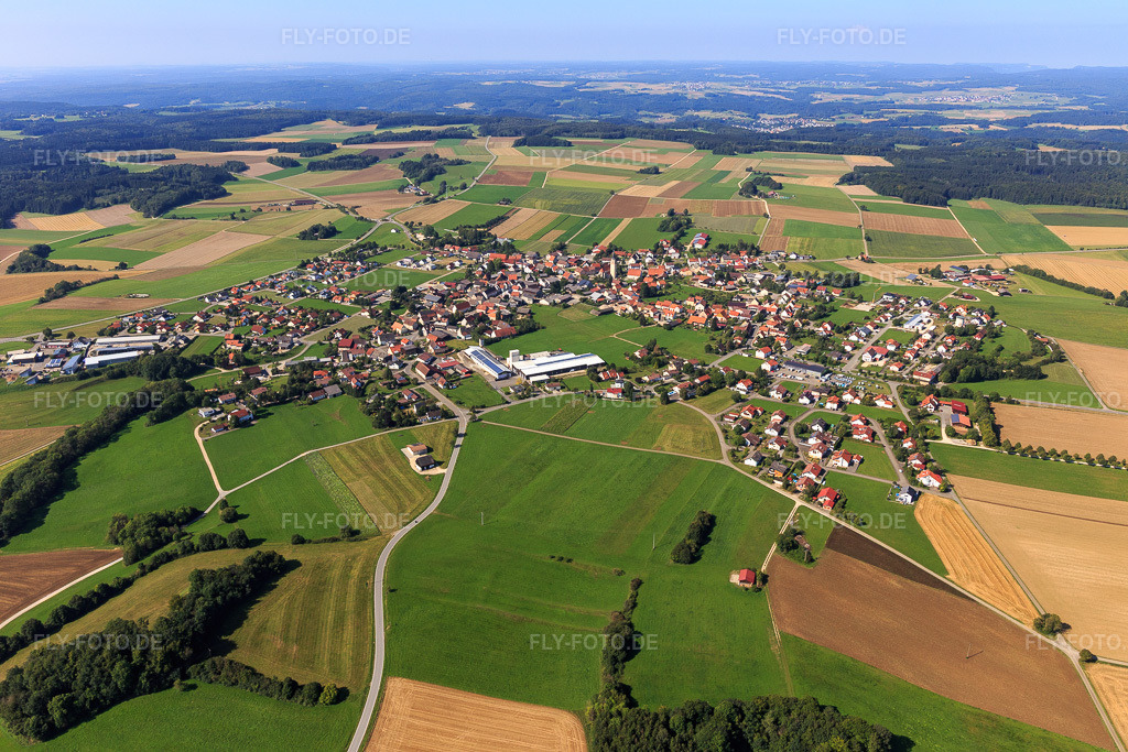 Luftbild: Ortsansicht aus Norden im Ortsteil Inneringen in Hettingen im Bundesland Baden-Württemberg in Deutschland. Foto: IMG_129276.jpg vom 05.09.2021 durch Werner Riehm/FLY-FOTO.de
