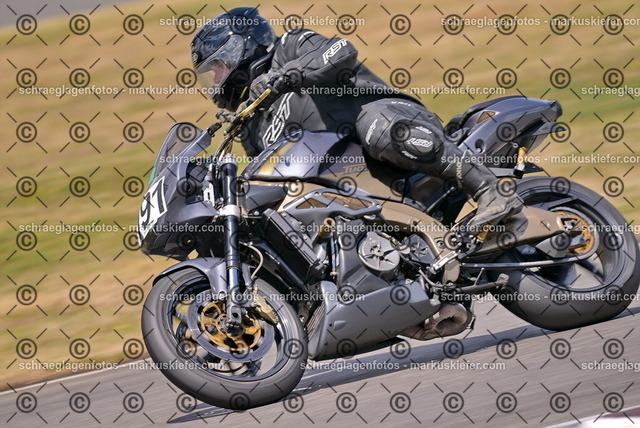 26bt05-1512 | markuskiefer.com - Realisiert mit Pictrs.com