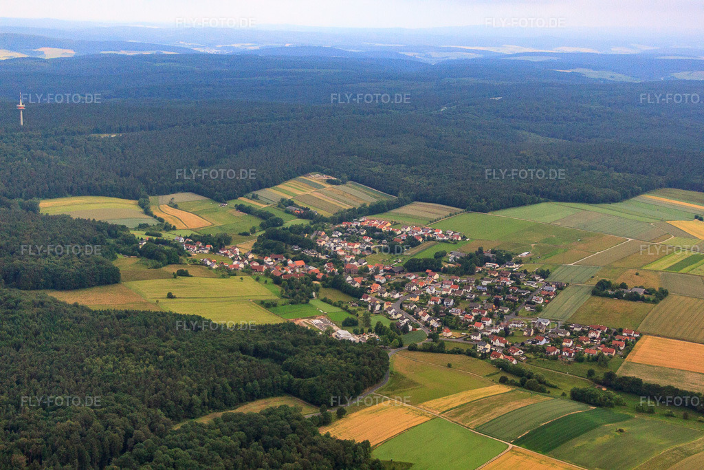 Luftbild: Dorfansicht aus Südosten im Ortsteil Dietershan in Fulda im Bundesland Hessen in Deutschland. Foto: IMG_68429.jpg vom 21.06.2014 durch Werner Riehm/FLY-FOTO.de
