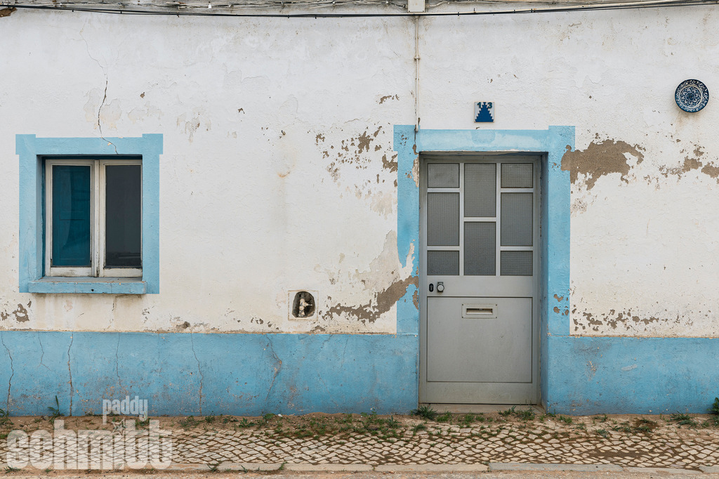 PS-Fassaden-Portugal-2026-03 | Entdecke die größte Bildgalerie der Region mit Fotografien aus dem Allgäu, der Bodenseeregion, Oberschwaben, dem Donautal und der Schwäbischen Alb. Landschaften, Luftaufnahmen und Reisefotografie als Wandbild und Fotokunst. - Realisiert mit Pictrs.com