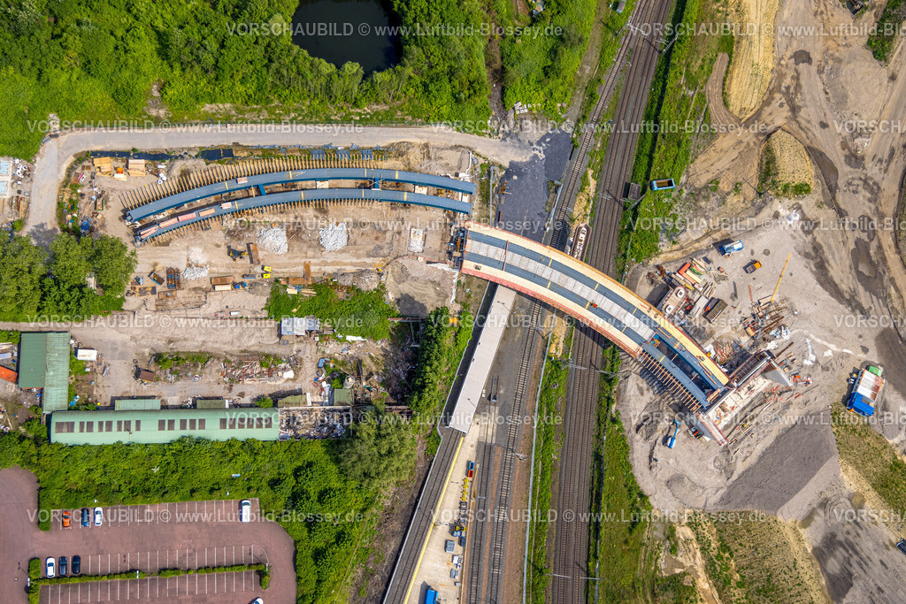 Dortmund240507347 | Luftbild, Gewerbegebiet Westfalenhütte, Brückenbaustelle mit Neubau der Straßenüberführung Hildastraße über Bahngleise zur Nordstadt, Haupterschließung des Westfalenhüttengeländes, Dortmund, Ruhrgebiet, Nordrhein-Westfalen, Deutschland