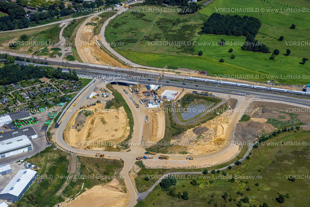 Wesel240802162 | Luftbild, Lippemündungsraum, Baustelle und Ausbaufläche an der Bundesstraße B8, Fusternberg, Wesel, Ruhrgebiet, Niederrhein, Nordrhein-Westfalen, Deutschland