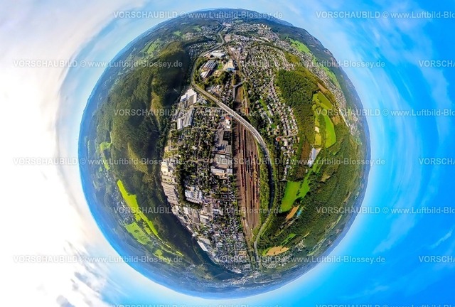 Kreuztal230990406Buschhuetten | Luftbild, Ortsansicht Ortsteil Buschhütten, Rangierbahnhof und Brücke Hüttentalstraße B54, Erdkugel, Fisheye Aufnahme, Fischaugen Aufnahme, 360 Grad Aufnahme, tiny world, Buschhütten, Kreuztal, Sauerland, Nordrhein-Westfalen, Deutschland
