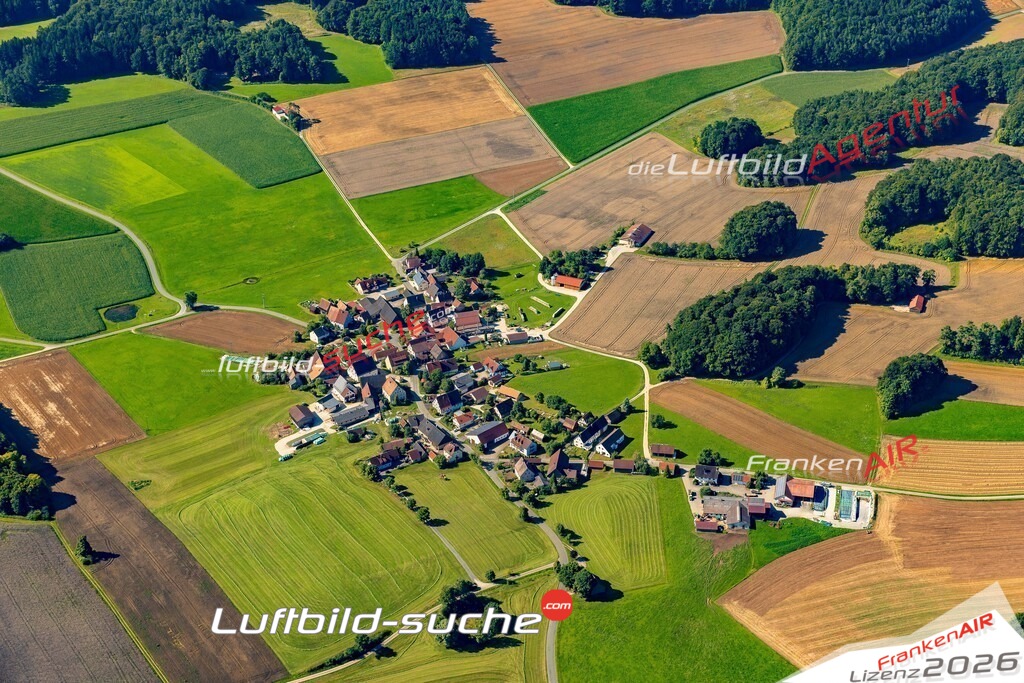 Schrägluftbild  Eichenstruth  Betzenstein - Das Luftbild wurde 2025 vom UL-Flugzeug heraus erstellt ( keine Drohne ) - Hochauflösende Luftaufnahme -Nicht vergleichbar mit Google Maps oder Satelittenbilder- Die Geschenkidee !Mit Lizenz und Bildrechte bestellbar