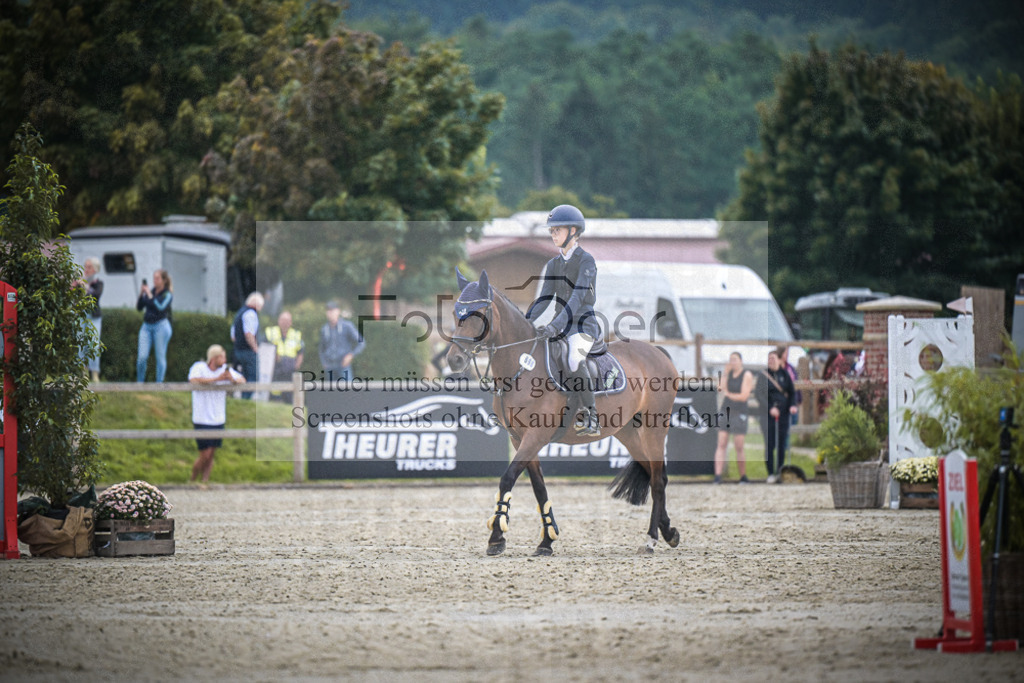 DOS_0789 | Entdecke hochwertige Reitturnierfotos von Foto Oger. Professionell, emotional und authentisch – jetzt Lieblingsmomente im Shop bestellen.Deutschlandweite Turnierfotografie. - Realisiert mit Pictrs.com