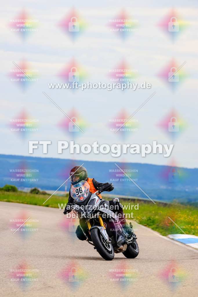 MotoTeam-2951 | Hier findet Ihr Bilder von Touristenfahrten auf der Nürburgring Nordschleife oder von anderen Veranstaltungen die ich besucht habe. Viel Spass beim Durch Schauen 