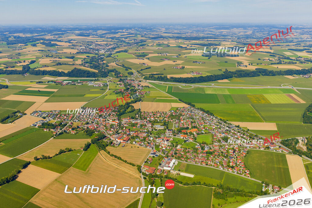 Luftaufnahme von  Kirchham - Die Luftaufnahme wurde 2025 vom UL-Flugzeug heraus erstellt ( keine Drohne ) - Hochauflösende Luftaufnahme - für professionelle Ausdrucke geeignet. Die Geschenkidee !Mit Lizenz und Bildrechte bestellbar