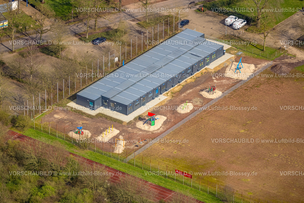 Voerde240309311 | Luftbild, Christliches Jugenddorfwerk Deutschland, CJD Interims-Kita an der Allee Kindertagesstätte und neuer Spielplatz, Voerde, Nordrhein-Westfalen, Deutschland