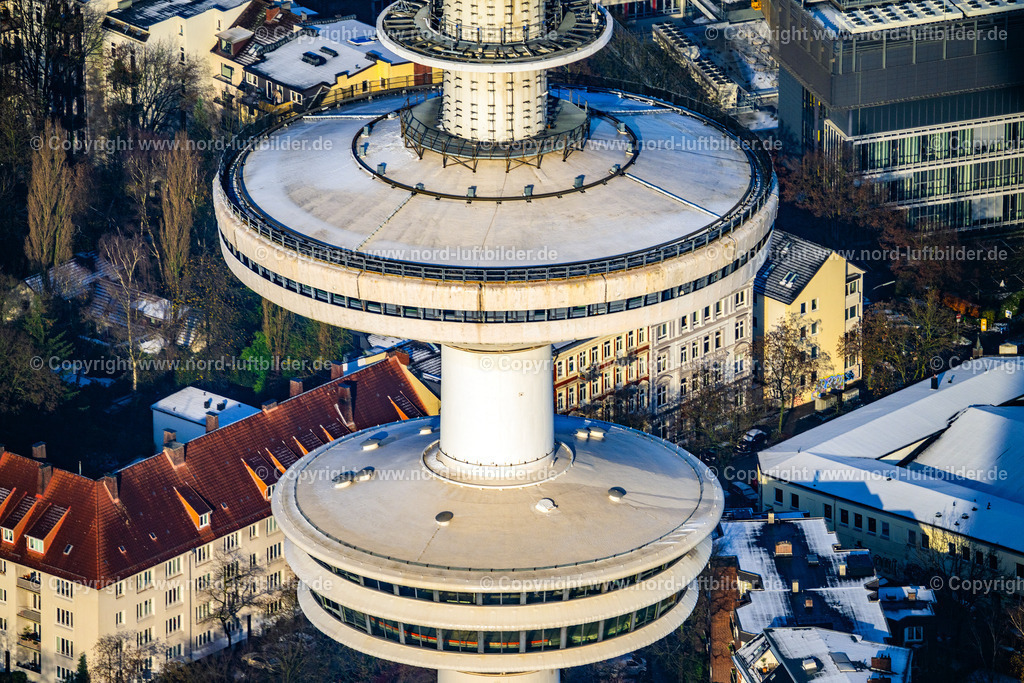 Hamburg_Heinrich_Herz_Turm_Fehrnsehturm_ELS_1919231124 | HAMBURG 23.11.2024 Fernmeldeturm- Bauwerk und Fernsehturm " Heinrich-Hertz-Turm " in Hamburg, Deutschland. Weiterführende Informationen bei: DFMG Deutsche Funkturm GmbH. // Television Tower " Heinrich-Hertz-Turm " in Hamburg, Germany. Further information at: DFMG Deutsche Funkturm GmbH. Foto: Martin Elsen