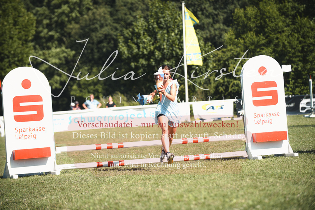 DSC_7446 | Pferde- und Turnierfotografie in Westsachsen. Pferdeportraits, Auftragszeichnungen und intuitive Kunst.