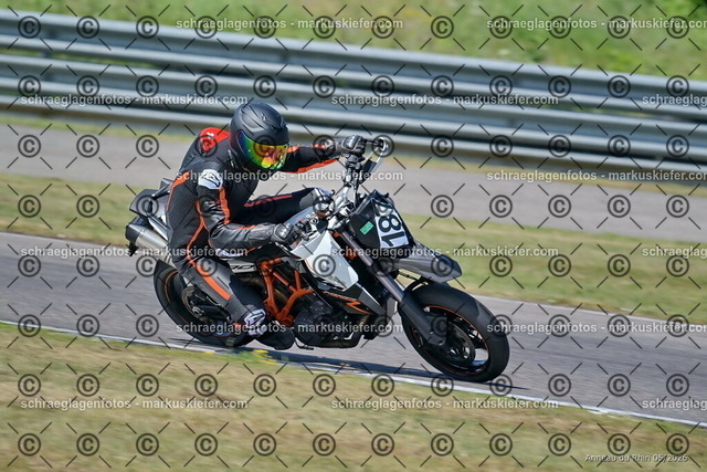 26BT02-0826 | markuskiefer.com - Realisiert mit Pictrs.com