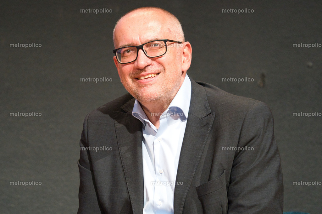 Mikul__ Bek | Metropolico