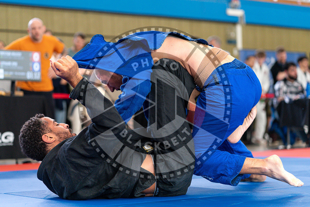 20250510PBB1526 | Athletes compete during the JJLG Berlin Open Jiu-Jitsu Championship on May 10, 2025 in Berlin, Germany. © Chiara Dazi / photoblackbelt