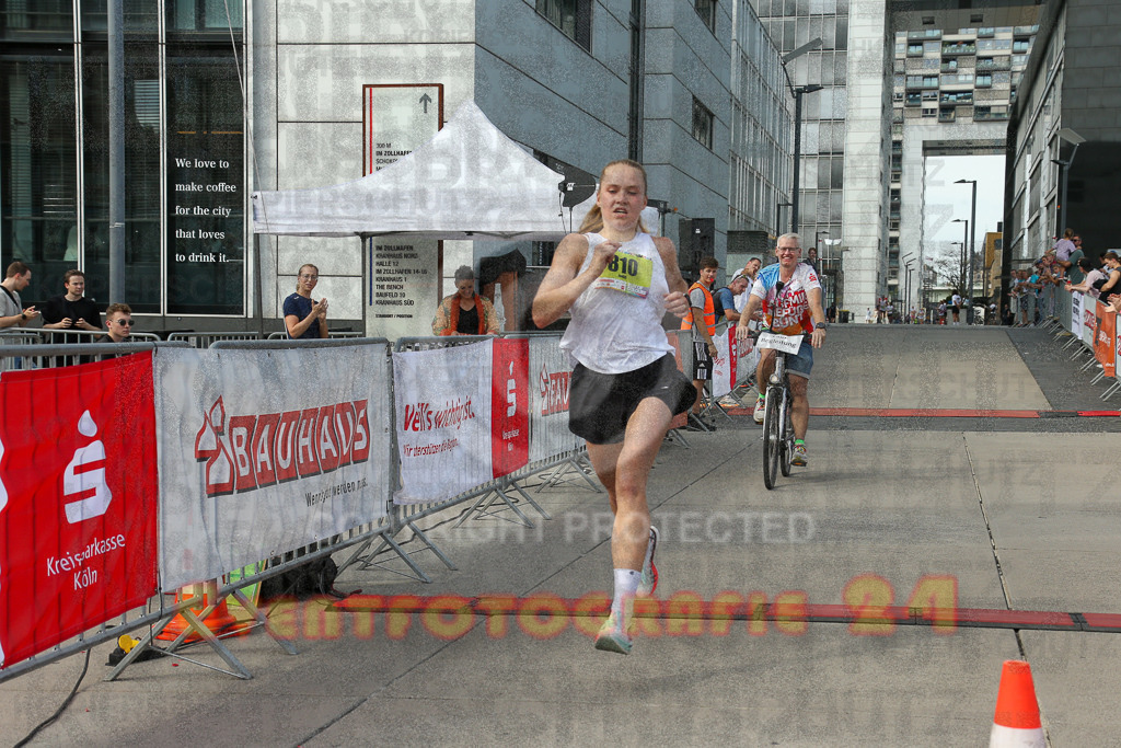 250920_1509_EX1_8454 | Sportfotografie im Rhein-Sieg Kreis, Köln, Bonn, NRW, Rheinland Pfalz, Hessen, etc. Unser Tätigkeitsfeld umfasst den Laufsport vom Volkslauf über den Marathon, Duathlon, Triathon bis zum Ultralauf wie Kölnpfad Ultra oder Schindertrail.