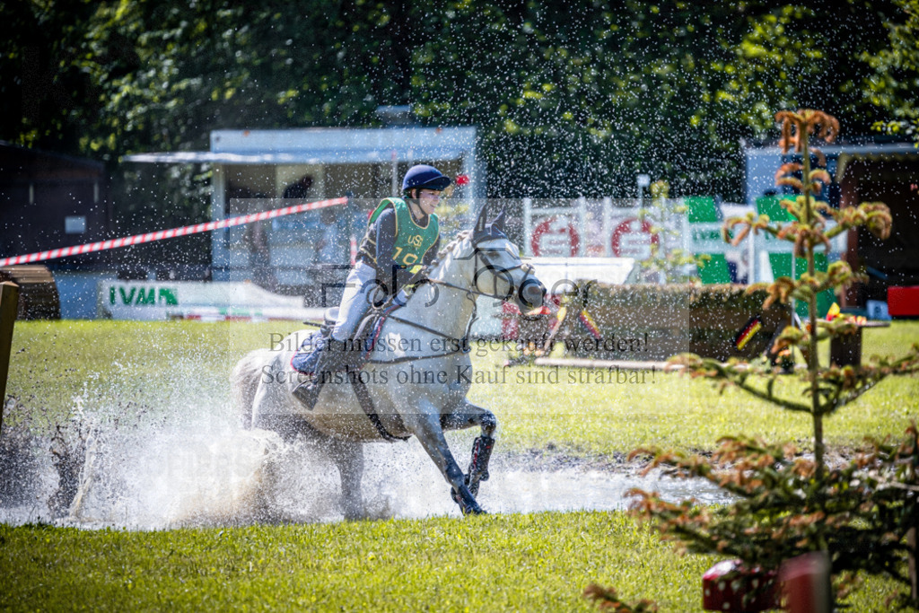 Vielseitigkeitsturnier Melle Oldendorf | Entdecke hochwertige Reitturnierfotos von Foto Oger. Professionell, emotional und authentisch – jetzt Lieblingsmomente im Shop bestellen.Deutschlandweite Turnierfotografie. - Realisiert mit Pictrs.com