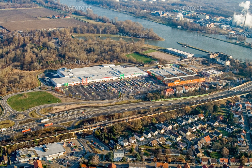 Martktauf im Maximilian Center | Luftbild: Martktauf im Maximilian Center im Ortsteil Maximiliansau in Wörth im Bundesland Rheinland-Pfalz in Deutschland. Foto: IMG_9089.jpg vom 15.12.2007 durch Werner Riehm/FLY-FOTO.de - Realisiert mit Pictrs.com