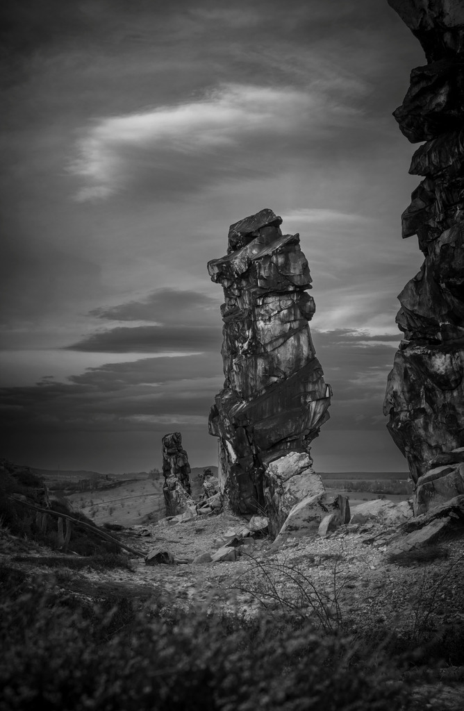 Teufelsmauer Sandtseinfelsen | Die Teufelsmauer ist eine Felsformation im Harzvorland in Sachsen-Anhalt. Ihre markanten Felsformationen wirken imposant und sind beeindruckende Gebilde. - Realisiert mit Pictrs.com