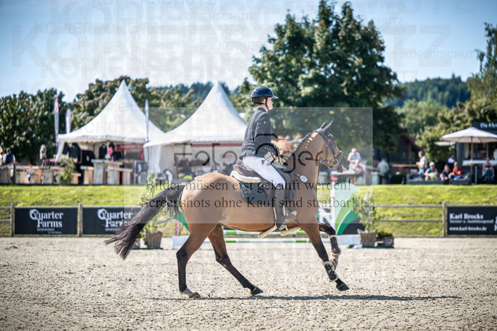 DOS_0966 | Entdecke hochwertige Reitturnierfotos von Foto Oger. Professionell, emotional und authentisch – jetzt Lieblingsmomente im Shop bestellen.Deutschlandweite Turnierfotografie. - Realisiert mit Pictrs.com