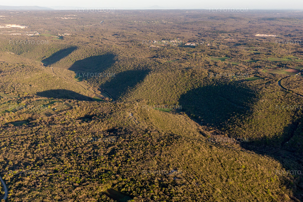 Aerial view: View of the town in Jural in the state Gespanschaft Istrien, Croatia.Photo: IMG_106140.jpg taken on 04/13/2018 by Werner Riehm/FLY-FOTO.comResolution of the original: 5267 x 3511 px