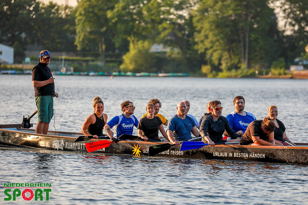 Drachenboot-Training_Wedau110625_054 | Bildergalerie von Sport-Ereignissen aber auch von weiteren spannenden Dingen - nicht nur vom Niederrhein. In Anlehnung an den bekannten Spruch von Hanns Dieter Hüsch heißt das Motto: "Niederrhein ist überall".  - Realisiert mit Pictrs.com