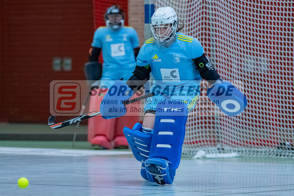 HK_20231217_107644 | 1. Bundesliga Damen Crefelder HC - Düsseldorfer HC  am 17.12.2023 Sporthalle Glockenspitz, Krefeld , Tizia Gross ( Düsseldorfer HC #12 )