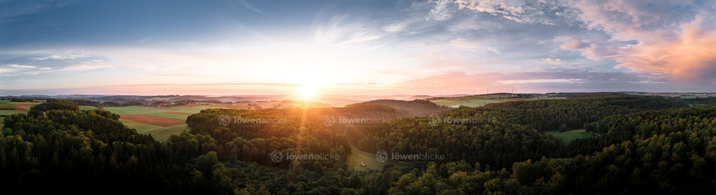 Sonnenaufgang über dem Vögelestal | löwenblicke | shop
