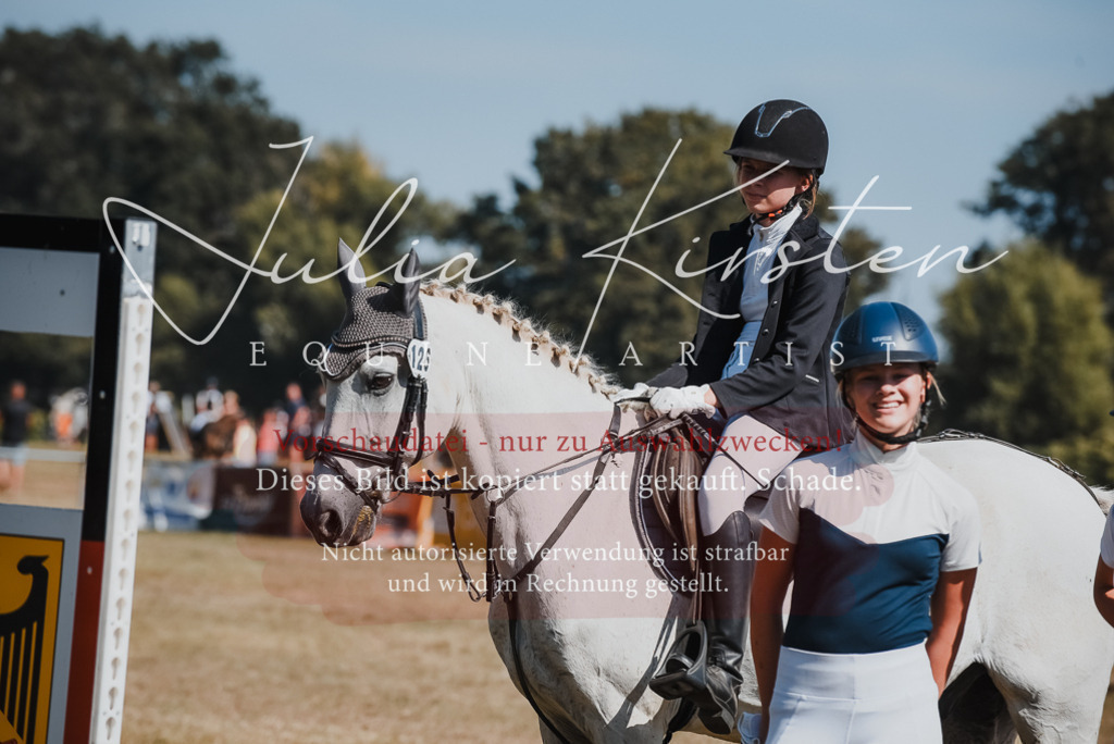 DSC_6387 | Pferde- und Turnierfotografie in Westsachsen. Pferdeportraits, Auftragszeichnungen und intuitive Kunst.