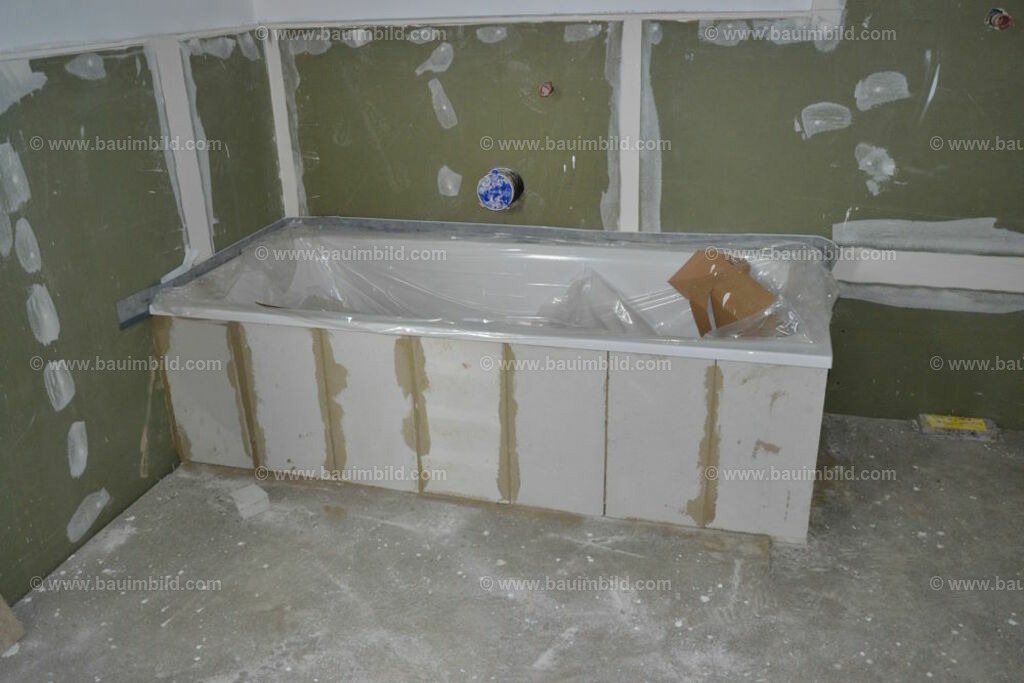 bib-lg21-fliesenlegerarbeiten-0031 | Nach LV-Leistungsgruppen sortierte Detailfotos über den Bau eines Hauses. Alle Hausbau-Bilder direkt vom Urheber und Autor der Website Haus-Selber-Bauen.com