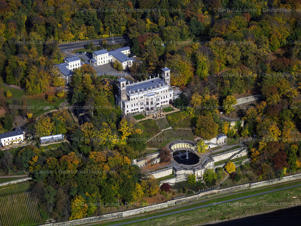 2888098 | DRESDEN 07.09.2021 Palais des Schloss Albrechtsberg in Dresden im Bundesland Sachsen, Deutschland. // Palace Albrechtsberg in Dresden in the state Saxony, Germany. Foto: Gerhard Launer