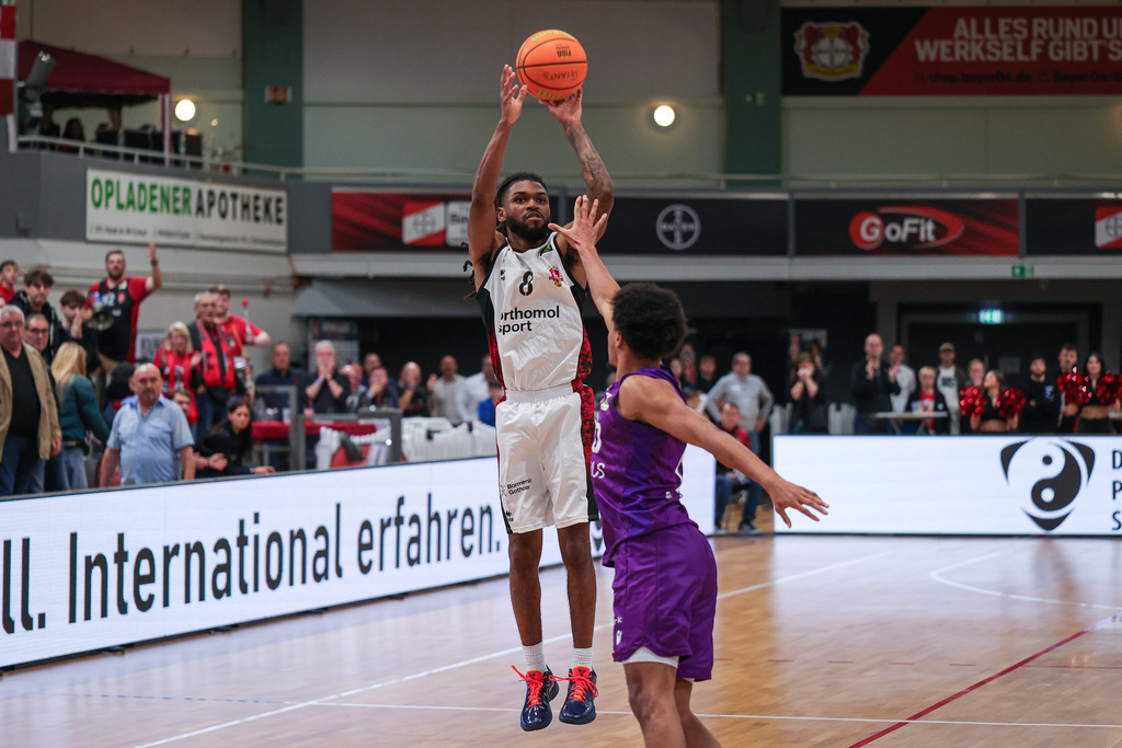 Pro A BAYER GIANTS vs BG Göttingen-154 | Fotos von Basketballspielen aus dem Raum NRW fotografiert von Gero Mueller-Laschet und Daniel Schaefer - Realisiert mit Pictrs.com