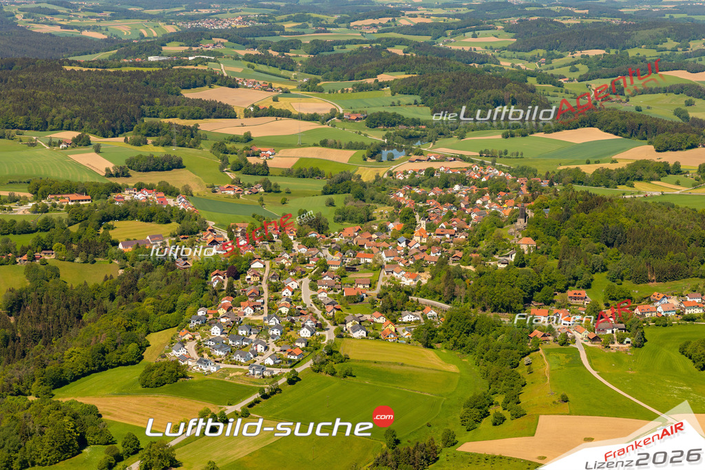 Das Luftbild zeigt :  Brennberg - Die Luftaufnahme wurde 2024 vom UL-Flugzeug aus erstellt ( keine Drohne ) - Hochauflösende Luftaufnahme - Für grossformatige Ausdrucke geeignet. Die Geschenkidee !Mit Lizenz und Bildrechte bestellbar