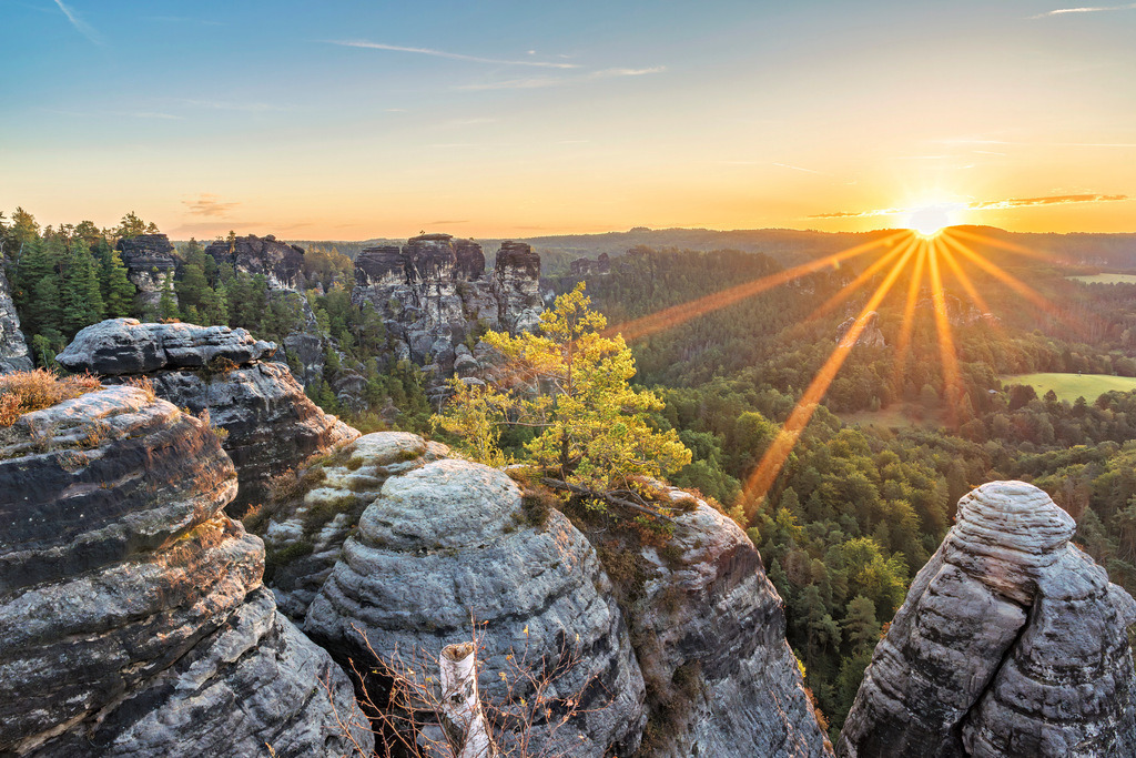 Sonnenaufgang in der Sächsischen Schweiz | Ein magischer Sonnenaufgang in der Sächsischen Schweiz. - Realisiert mit Pictrs.com