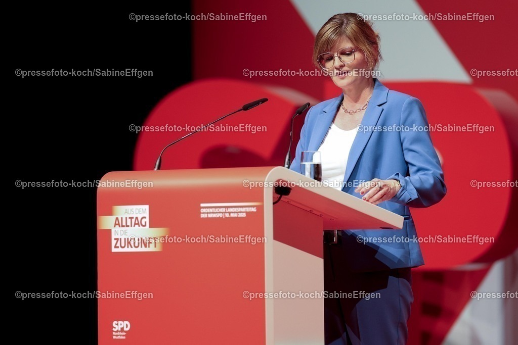 xSEF10052501061 | 10.05.2025, xsefx, Landesvorsitzende Sarah Philipp auf dem Landesparteittag der NREWSPD 2025 mit dem Motto -Aus dem Alltag in die Zukunft- in der Mercatorhalle Duisburg im City Palais