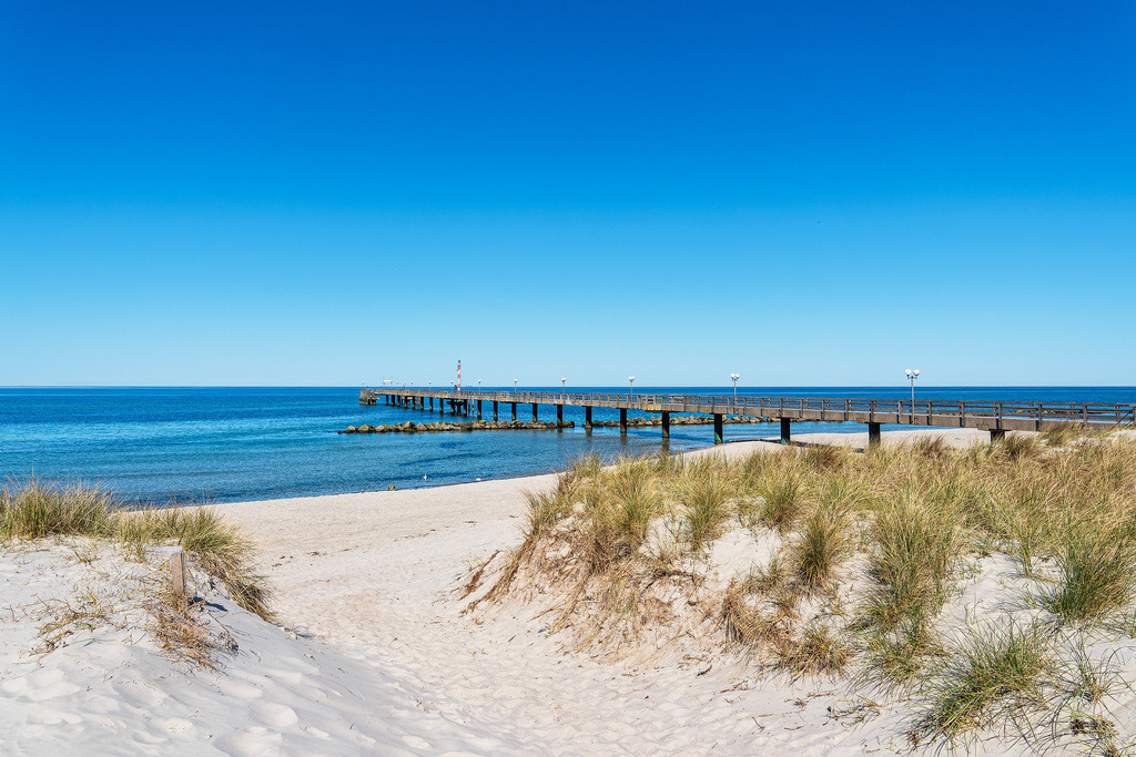 Seebrücke an der Ostseeküste in Wustrow auf dem Fischland-Darß | Seebrücke an der Ostseeküste in Wustrow auf dem Fischland-Darß.