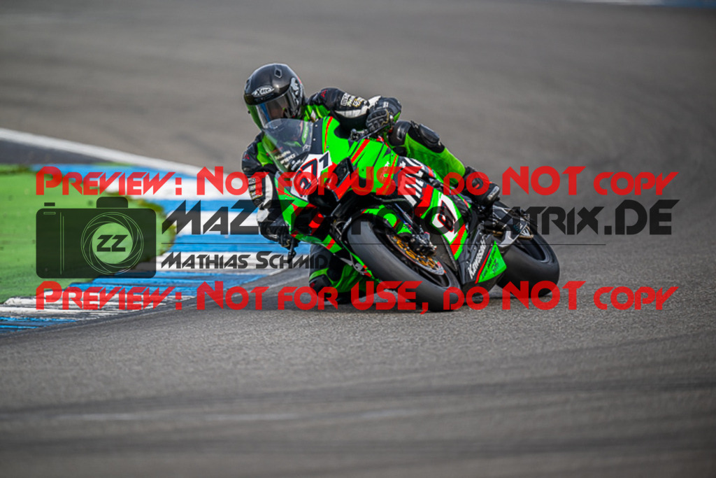 MaZZes_FotoMatrix_230410_235 | WEISS