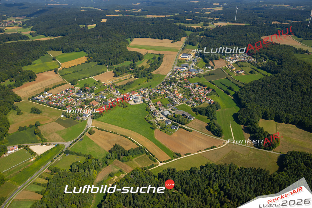 Das Luftbild zeigt : Schwend Birgland - Die Luftaufnahme wurde 2024 vom UL-Flugzeug aus erstellt ( keine Drohne ) - Hochauflösende Luftaufnahme - Für grossformatige Ausdrucke geeignet. Die Geschenkidee !Mit Lizenz und Bildrechte bestellbar