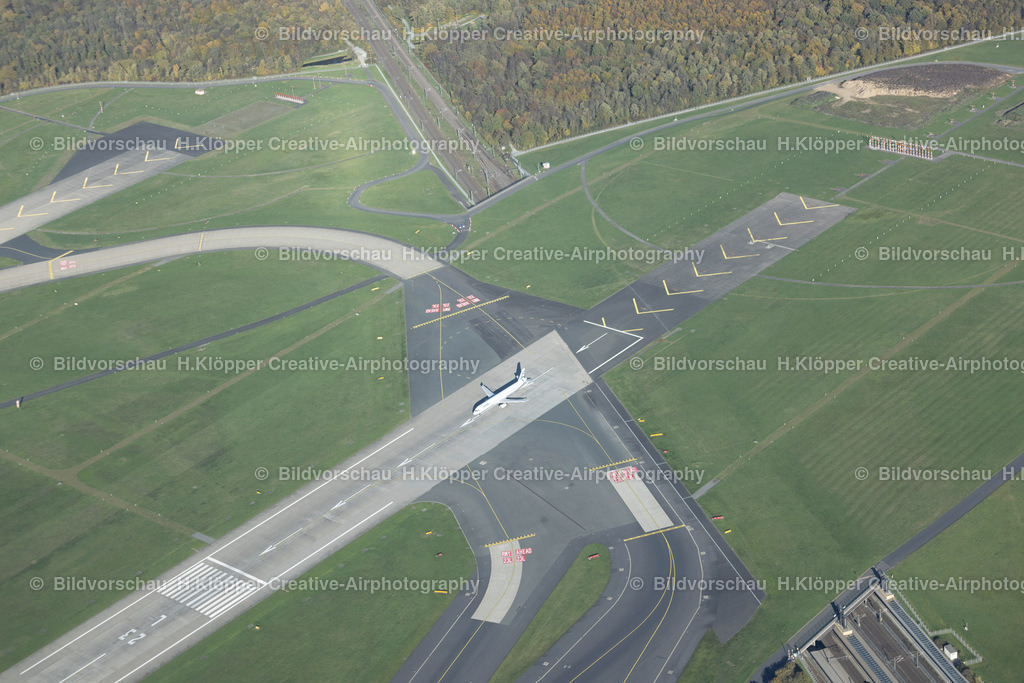 luftbild-duesseldorf-airport-23l-8734 | Luftbildfotografie Hermann Klöpper - Realisiert mit Pictrs.com