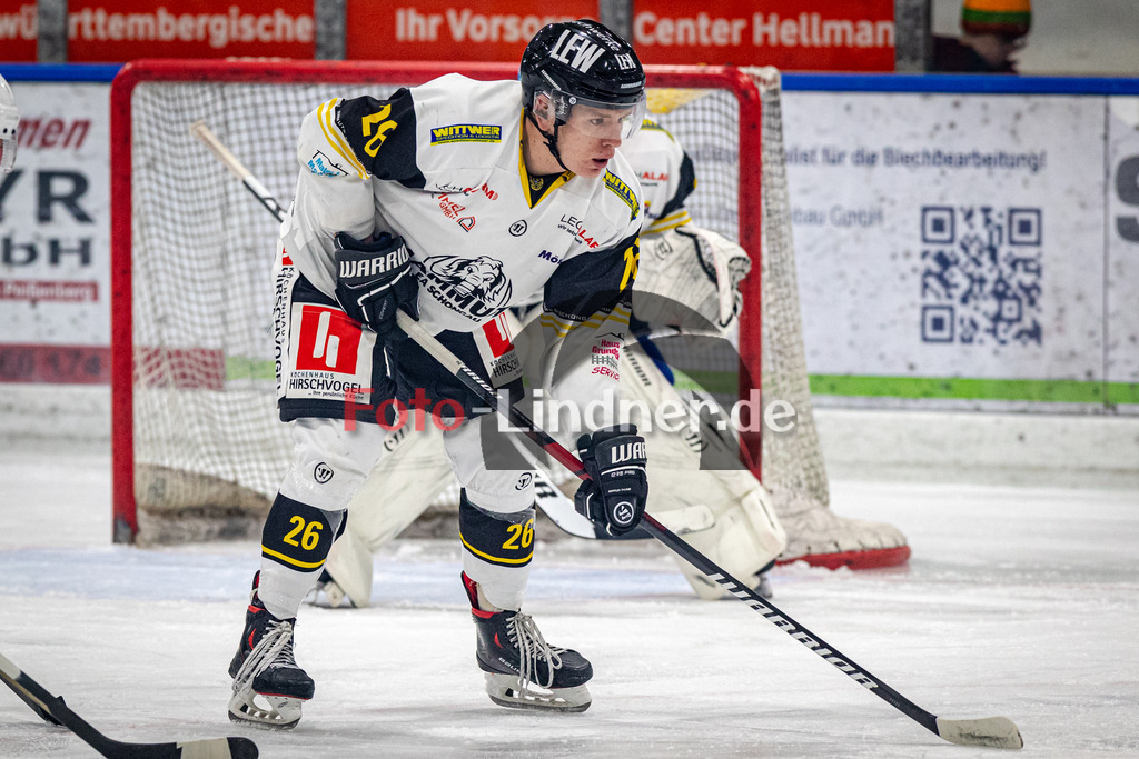 TSV Peißenberg Miners vs EA Schongau Mammuts | Eishockey Bayernliga 2023/2024, TSV Peißenberg Miners vs EA Schongau Mammuts, 20231215,
Am Bully Jan MÜLLER (Mammuts 26),
2023-12-15 in Peißenberg (Eisstadion)
26 Jan MÜLLER (Mammuts 26)
Copyright: WolfgangxLindner foto-lindner.de