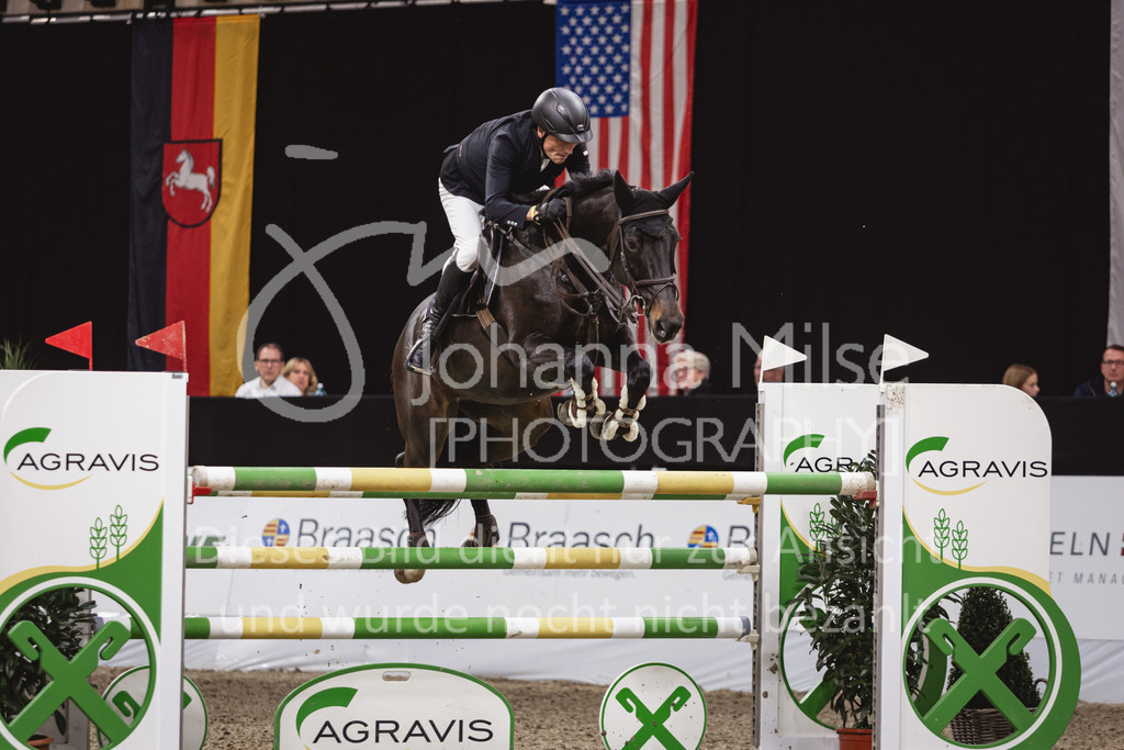 231028_Oldenburg_S1-Spr_Amateure-205 | Deine schönsten Turniermomente als professionelle Fotos! Entdecke hochwertige Pferdesport-Fotografie im Online-Shop. Jetzt Fotos finden & bestellen!