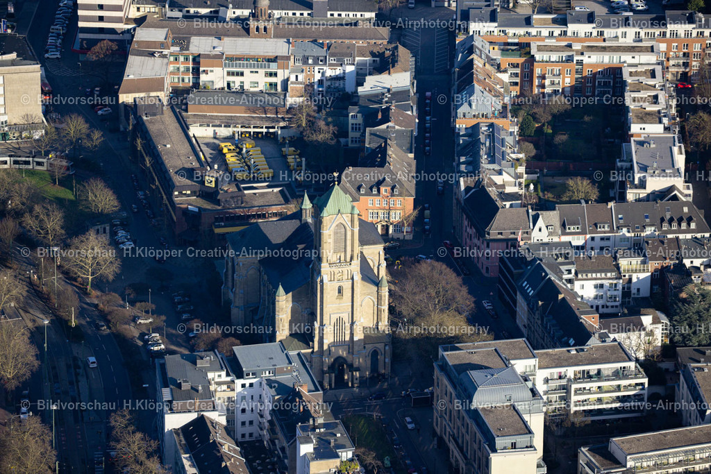 Luftbild Neuss-8937 | Luftbildfotografie Kirchengebäude " St. Marien " in Neuss im Bundesland Nordrhein-Westfalen, Deutschland - Realisiert mit Pictrs.com