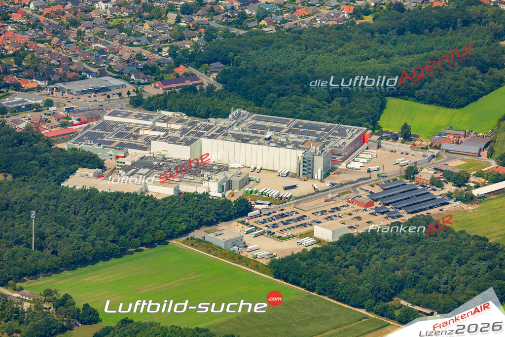 Industriegebiet Lohne Bild- Das Luftbild wurde 2025 vom UL-Flugzeug heraus erstellt ( keine Drohne bzw. Drohnenaufnahme ) - Hochauflösende Luftaufnahme -Nicht vergleichbar mit Google Maps oder Satelittenbilder- Die Geschenkidee !Mit Lizenz und Bildrechte bestellbar - CC