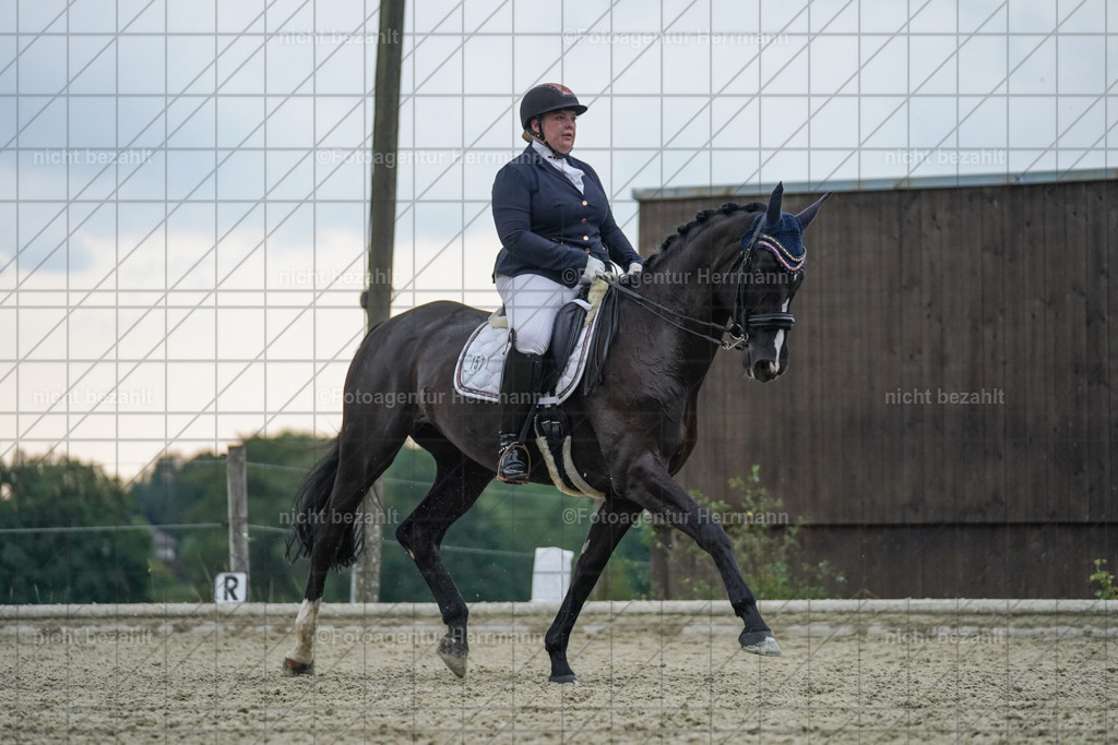 20230826-FAH06356 | Forstinning, 2023, Dressurturnier, Turniersportbilder, Turnierfotografen Bayern, Fotoagentur Herrmann, Reitsportfotografie, Turnierbilder