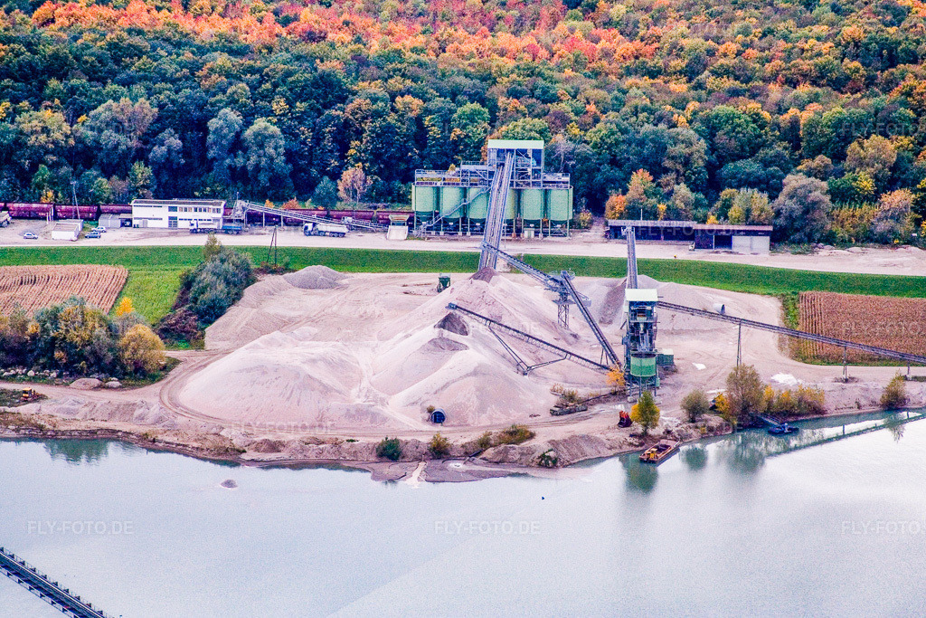 Luftbild: Kieswerk der WOLFF & MÜLLER Quarzsande am Baggersee in Hagenbach im Bundesland Rheinland-Pfalz in Deutschland. Foto: IMG_13796.jpg vom 08.10.2008 durch Werner Riehm/FLY-FOTO.de