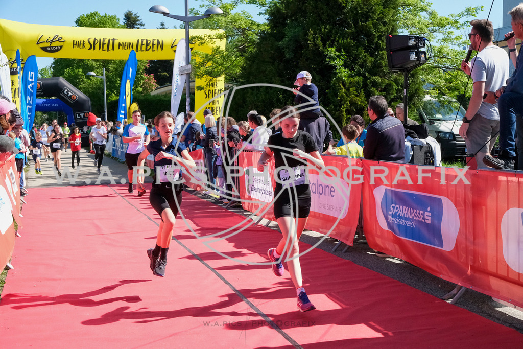 ..... | LINZ,AUSTRIA,27.April 24, Int. 3 Brückenlauf Linz  , Image shows: Photo: WAPICS / Michael ring