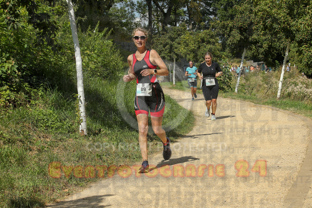 250824_1242_EX1_0243 | Sportfotografie im Rhein-Sieg Kreis, Köln, Bonn, NRW, Rheinland Pfalz, Hessen, etc. Unser Tätigkeitsfeld umfasst den Laufsport vom Volkslauf über den Marathon, Duathlon, Triathon bis zum Ultralauf wie Kölnpfad Ultra oder Schindertrail.