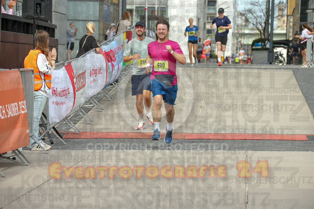 250920_1324_EX1_4415 | Sportfotografie im Rhein-Sieg Kreis, Köln, Bonn, NRW, Rheinland Pfalz, Hessen, etc. Unser Tätigkeitsfeld umfasst den Laufsport vom Volkslauf über den Marathon, Duathlon, Triathon bis zum Ultralauf wie Kölnpfad Ultra oder Schindertrail.